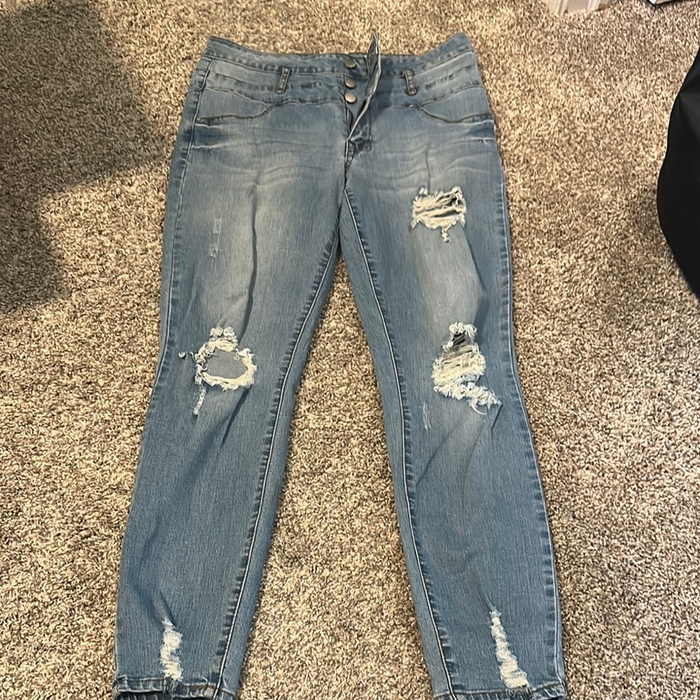 Refuge Blue Distressed Ankle Cropped Jeans